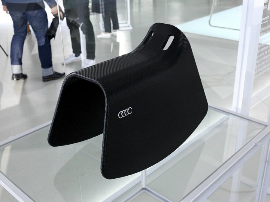 audi_rocking_horse_10.jpg
