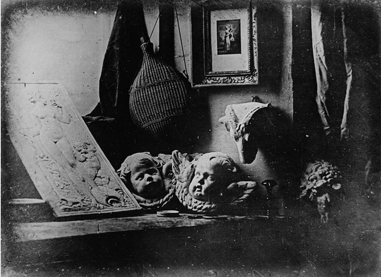 Daguerreotype-Daguerre-Atelier-1837.jpg
