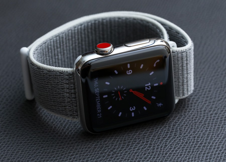 Apple-Watch-Series-3-steel-sport-loop-13